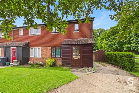 2 bed property, in West Park Road, £350,000