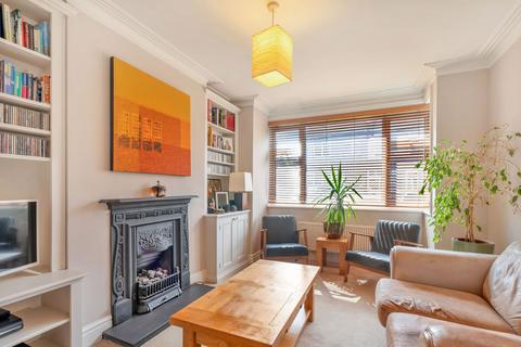 3 bed property, in Clyde Road, £600,000