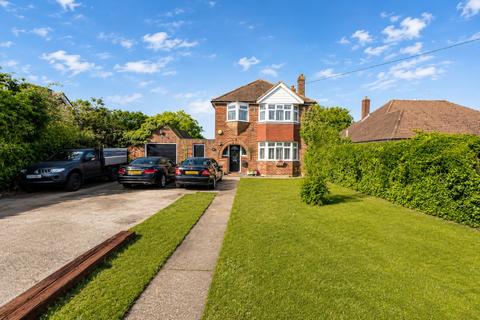 3 bed property, in Horton Road, £600,000
