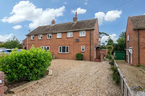 3 bed property, in Highfields, £250,000