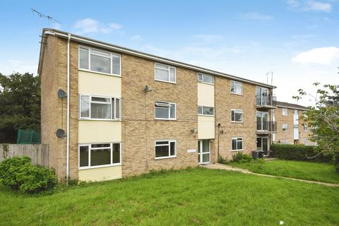 2 bed property, in Waldgrooms, £220,000