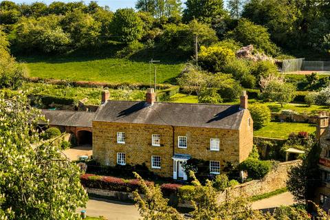 5 bed property, in Ratley, £1,350,000