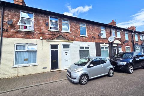 3 bed property, in Essex Street, £90,000