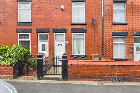 2 bed property, in Gladstone Street, £120,000
