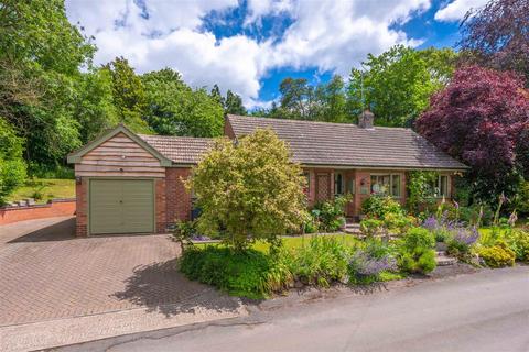 3 bed property, in Park Lane, £725,000