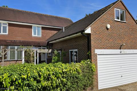 4 bed property, in The Vinery, £925,000