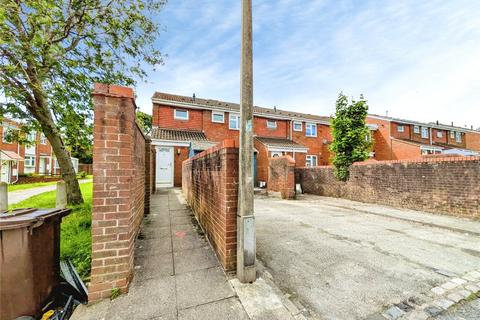 1 bed property, in Long Furrow, £85,000