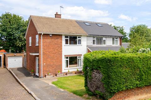 3 bed property, in London Road, £425,000