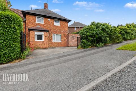 3 bed property, in Raynald Road, £170,000