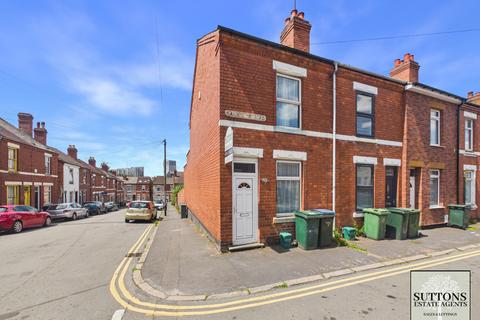 3 bed property, in Carmelite Road, £160,000