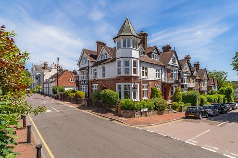 1 bed property, in Madeira Park, £220,000