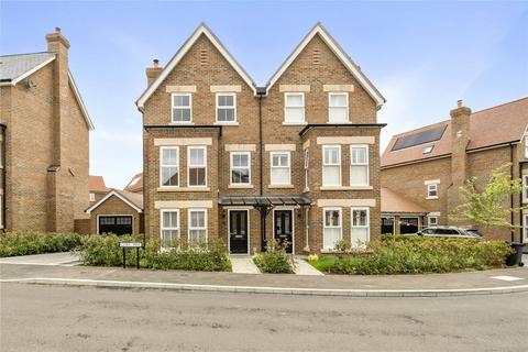 4 bed property, in Curf Way, £540,000