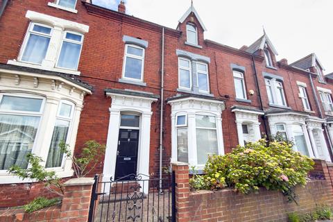 6 bed property, in 209 Stockton Road, £120,000