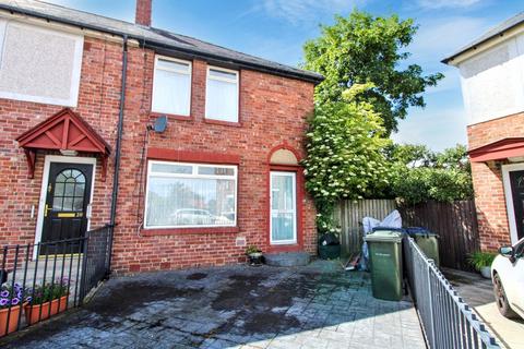 2 bed property, in Lytham Place, £85,000
