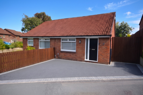 2 bed property, in Exeter Avenue, £220,000