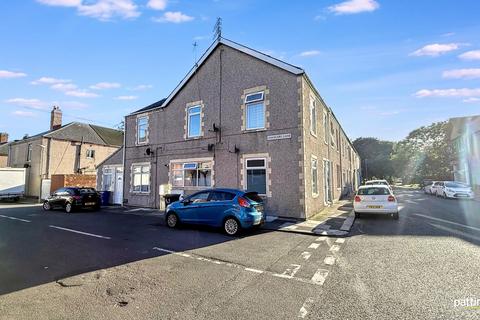 5 bed property, in Marlow Street, £170,000