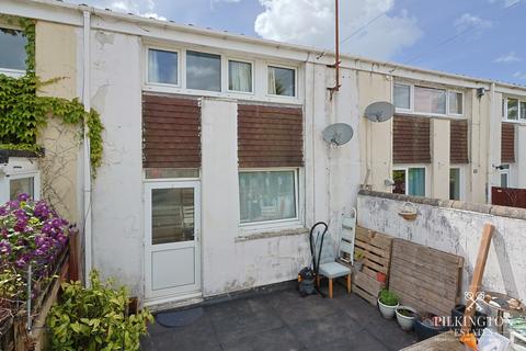 3 bed property, in Cunningham Road, £200,000