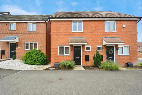 2 bed property, in Mandalay Road, £160,000