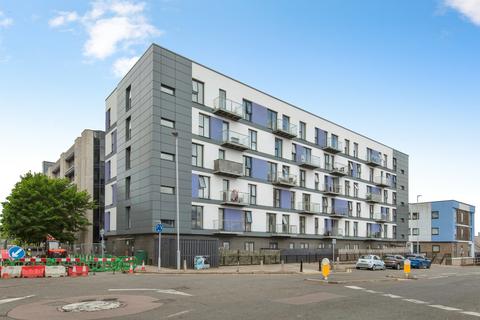 1 bed property, in Swingate, £160,000