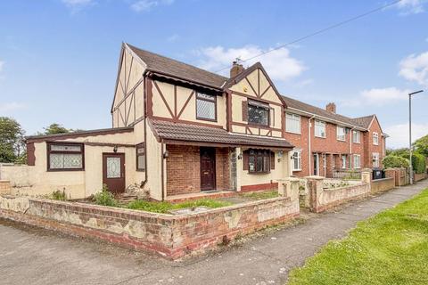 3 bed property, in Torquay Avenue, £135,000