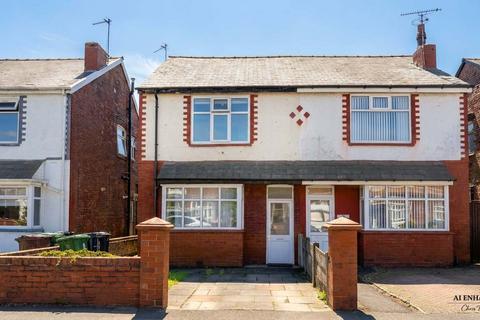 3 bed property, in Pool Street, £187,500