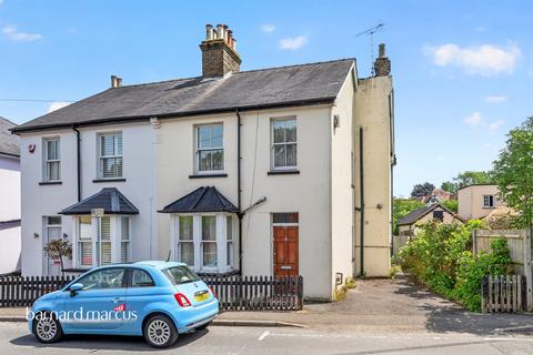 3 bed property, in Woodcote Side, £500,000