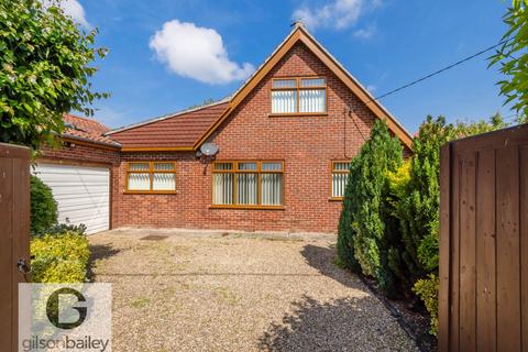 4 bed property, in Boat Dyke Road, £400,000