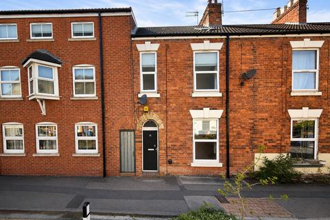 7 bed property, in Princes Road, £240,000