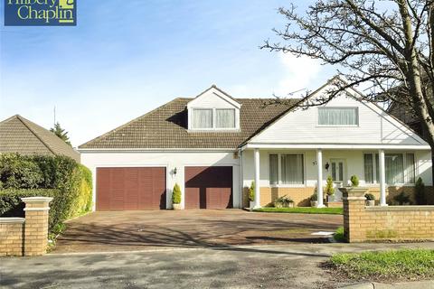 4 bed property, in Wingletye Lane, £825,000