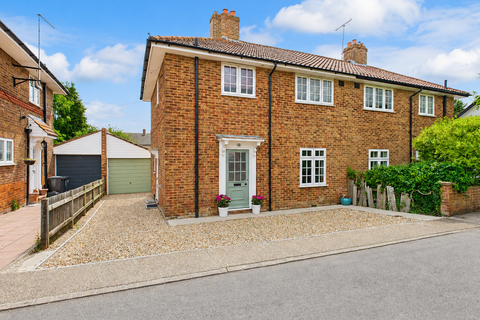 3 bed property, in Old Hardenwaye, £485,000
