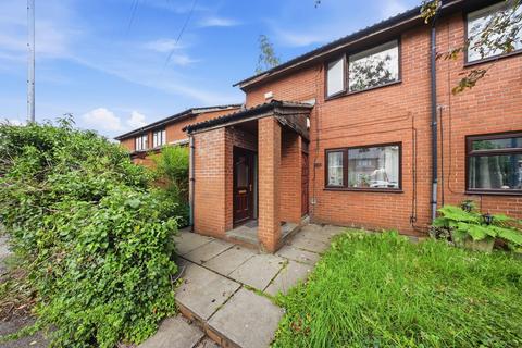 2 bed property, in Cleggs Lane, £100,000