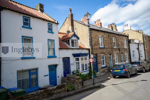3 bed property, in Elliotts Yard, £250,000