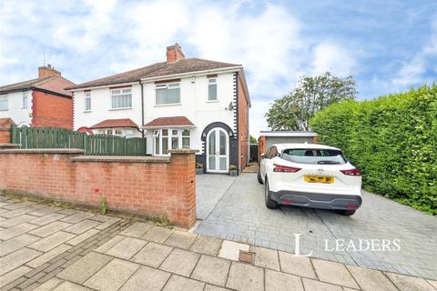 3 bed property, in Carisbrooke Avenue, £220,000