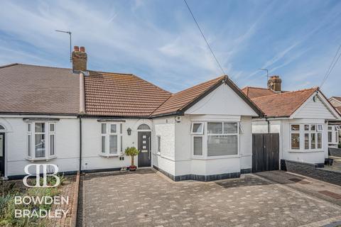 3 bed property, in Kelston Road, £475,000