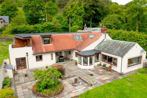4 bed property, in The Old Post Office, £550,000