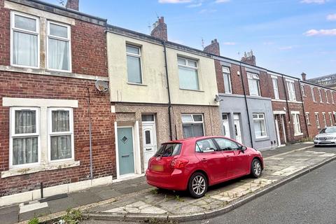 2 bed property, in Laurel Street, £65,000