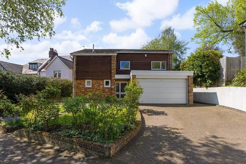 4 bed property, in Sunray Avenue, £1,500,000