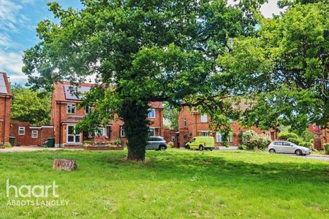 3 bed property, in Rosehill Gardens, £535,000