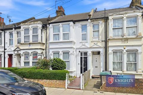3 bed property, in St Pauls Road, £625,000
