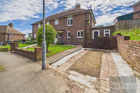 3 bed property, in Watermill Close, £299,000