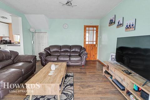 4 bed property, in Porter Road, £230,000