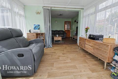 4 bed property, in Porter Road, £230,000