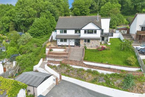 3 bed property, in Rhyd-Y-Foel, £475,000