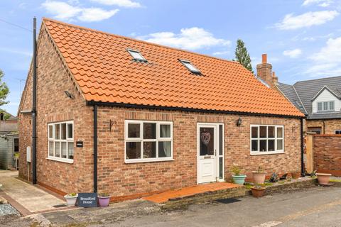 3 bed property, in Broadford House, £200,000