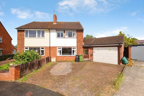 3 bed property, in Peregrine Close, £250,000