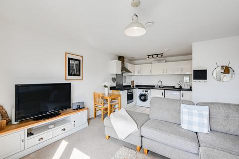 2 bed property, in Masters Mews, £175,000