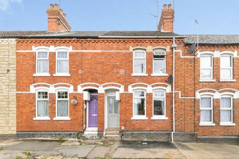 2 bed property, in Fletcher Road, £190,000