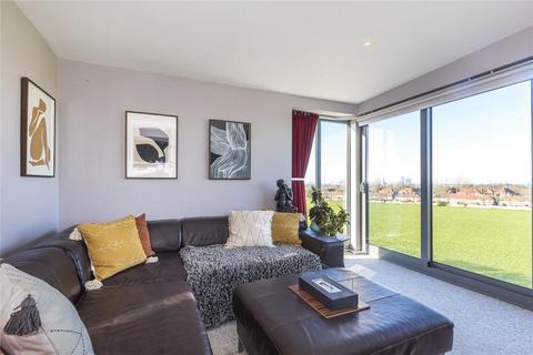 3 bed property, in Gunyard Mews, £395,000