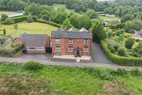 5 bed property, in Houghwood Lane, £850,000