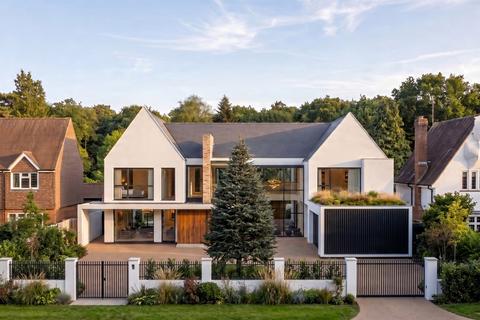 5 bed property, in Warwick Road, £1,500,000